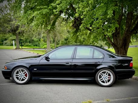 2002 BMW 540i Sedan - Image 3