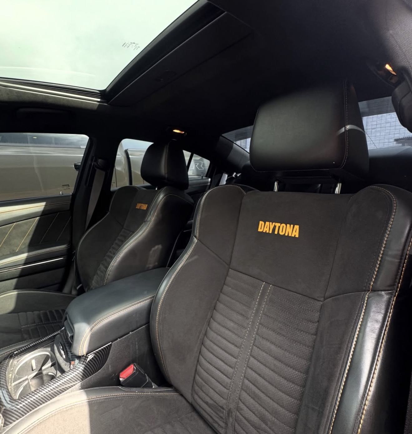 2023 Dodge Charger SRT Hellcat - Image 12